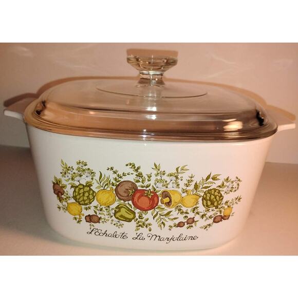 Vintage Corning Pyrex Casserole Dish 8-3-B with lid